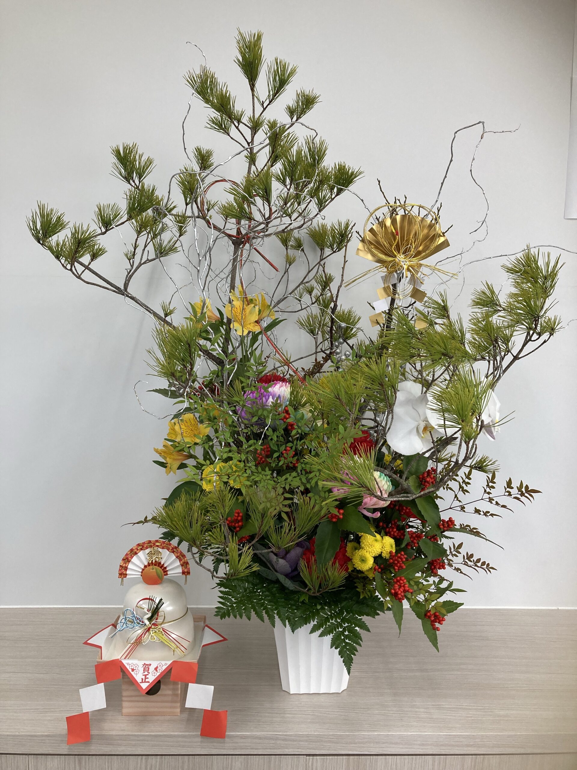 Read more about the article 新年のご挨拶と、各営業所のお正月飾り